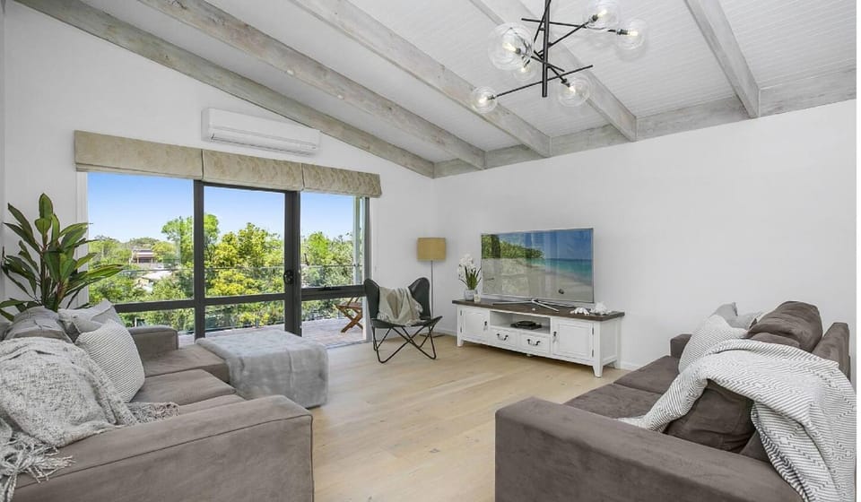Living room, Seating area, air conditioner
