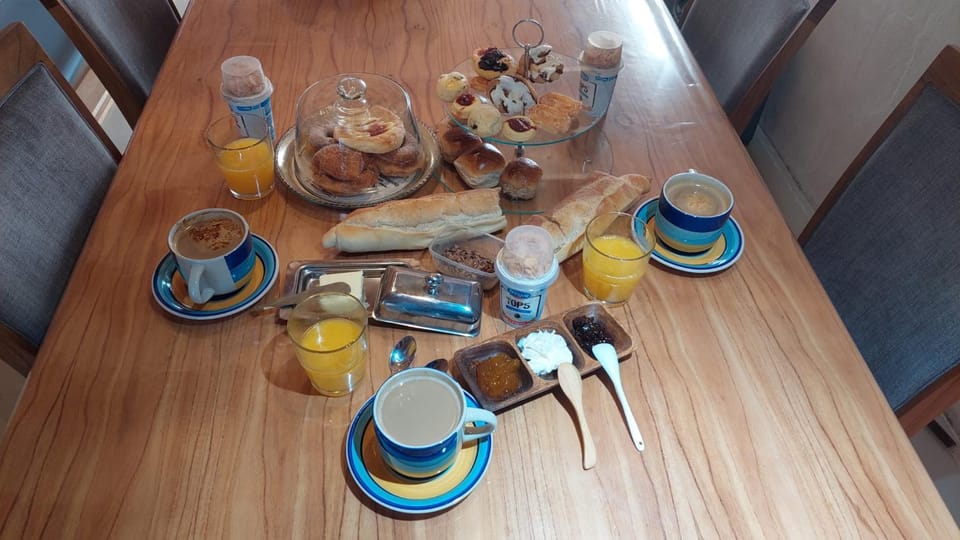 Food and drinks, Food, Breakfast, Continental breakfast, Drinks
