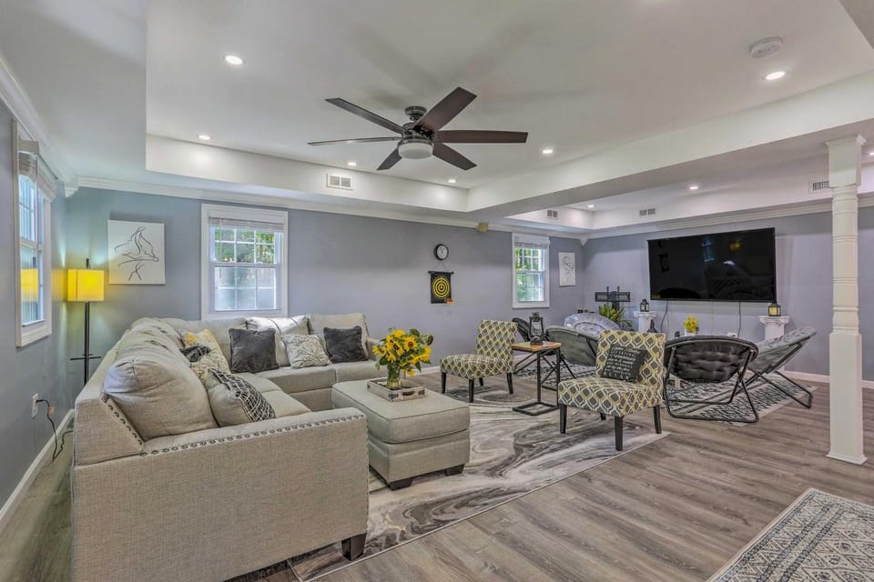 Stunning South Fallsburg Home w/ Pool & Deck! House in Hudson Valley