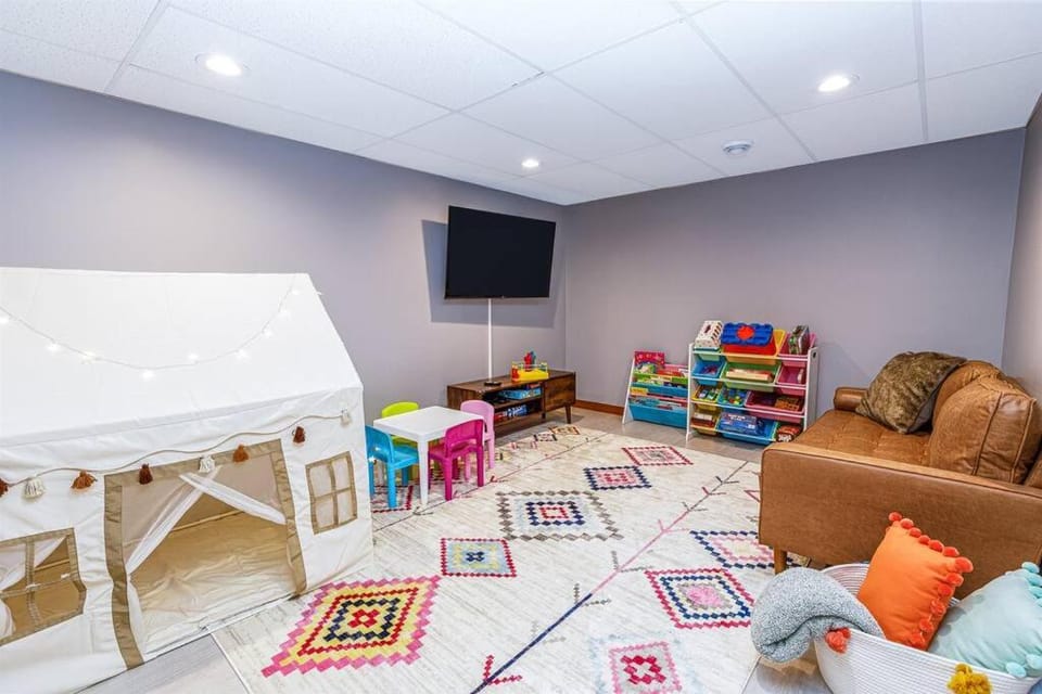 Seating area, Family