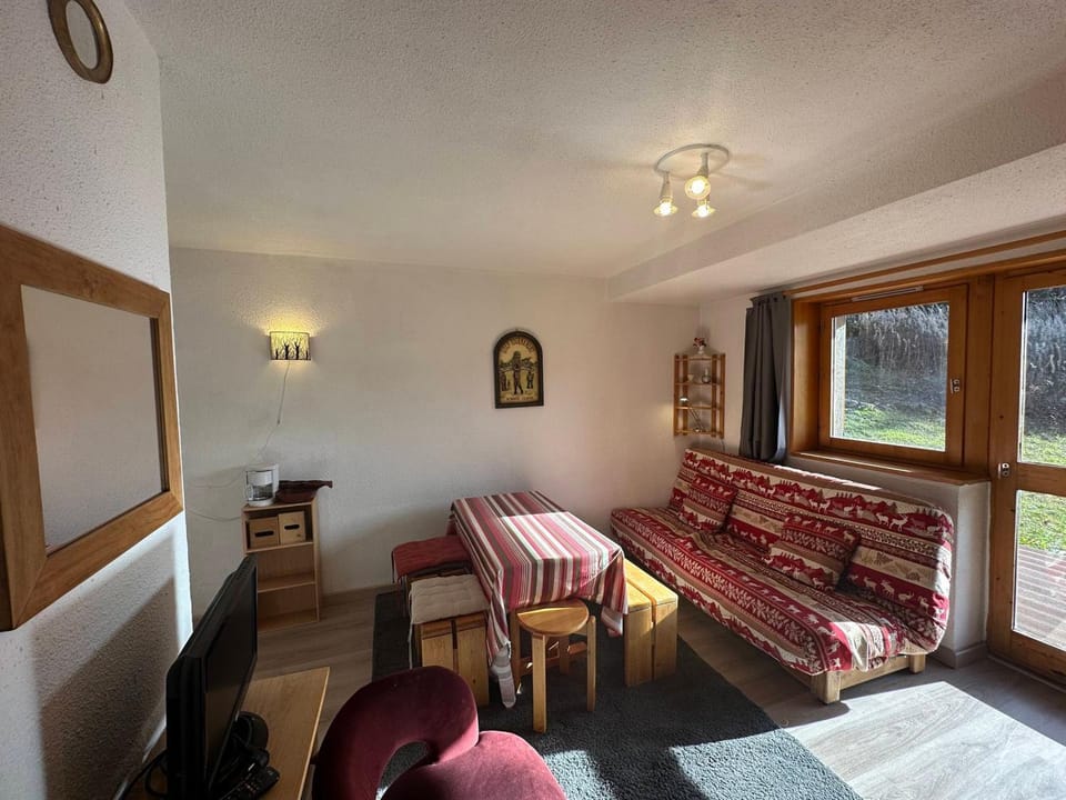 Studio à Méribel : ski aux pieds, balcon, Wi-Fi et parking Apartment in Les Allues