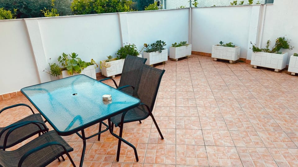 Garden, Balcony/Terrace