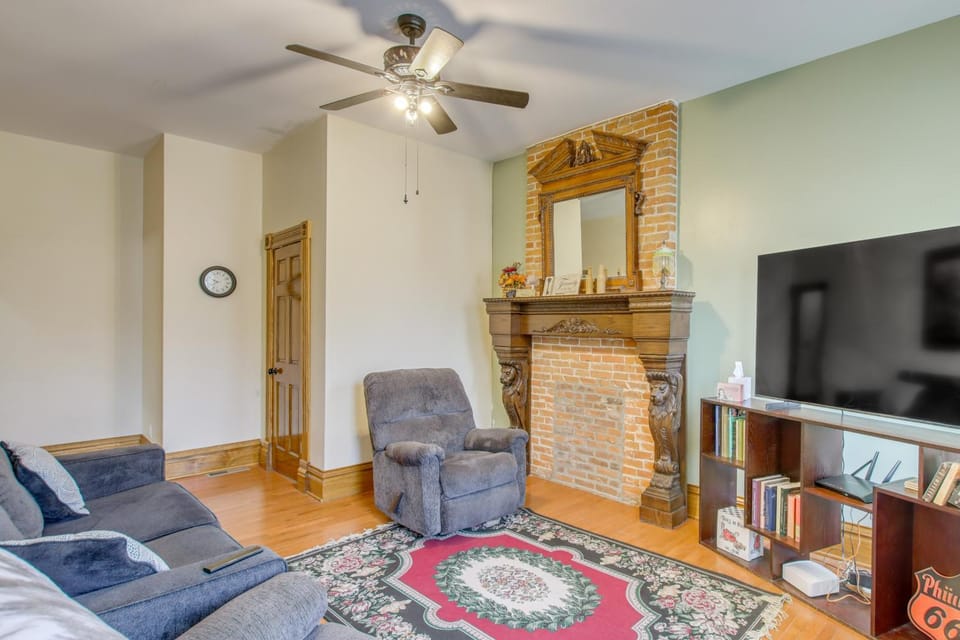 < 1 Mi to Downtown: Historic Dubuque Gem! House in Dubuque