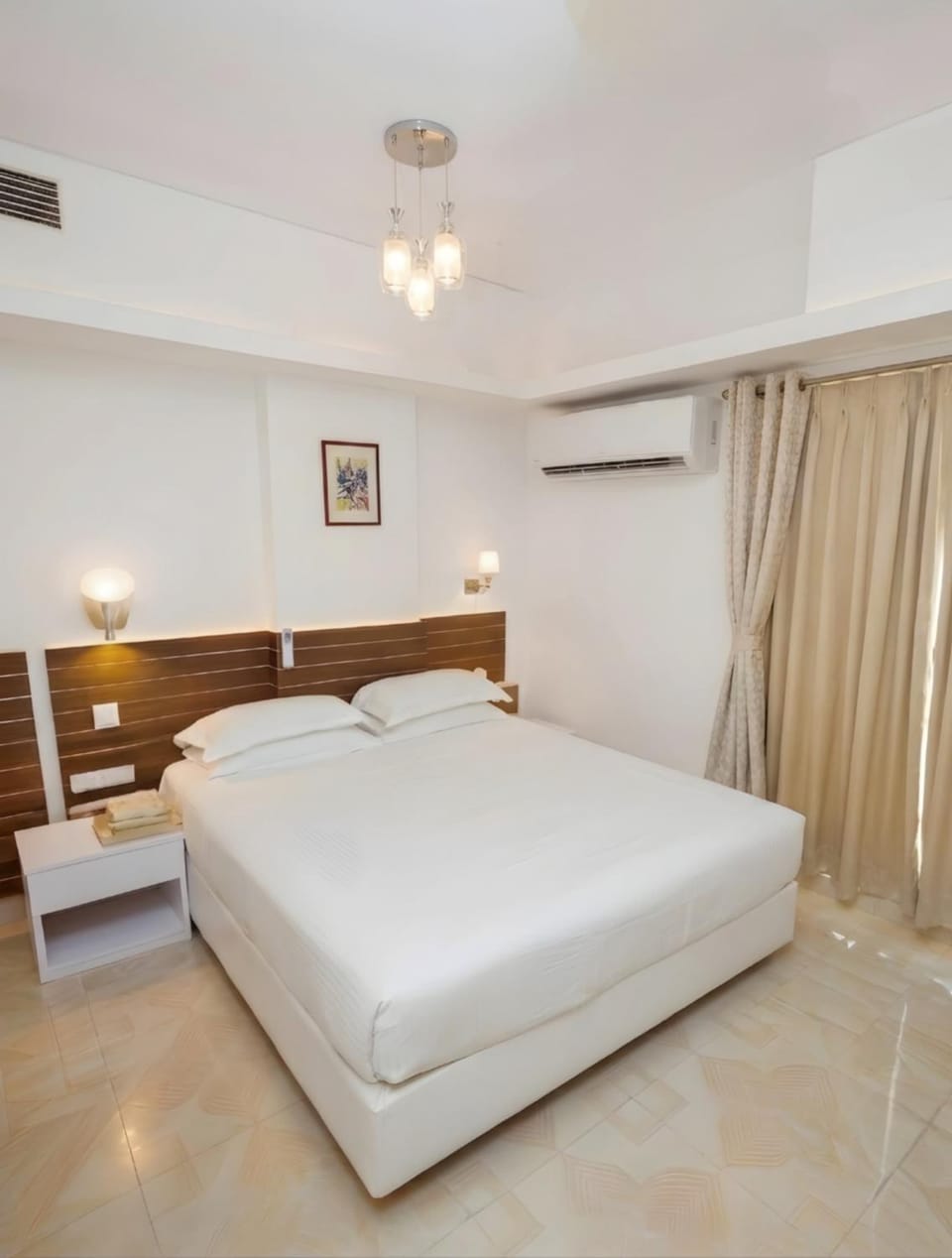Bed, Photo of the whole room, Bedroom, air conditioner