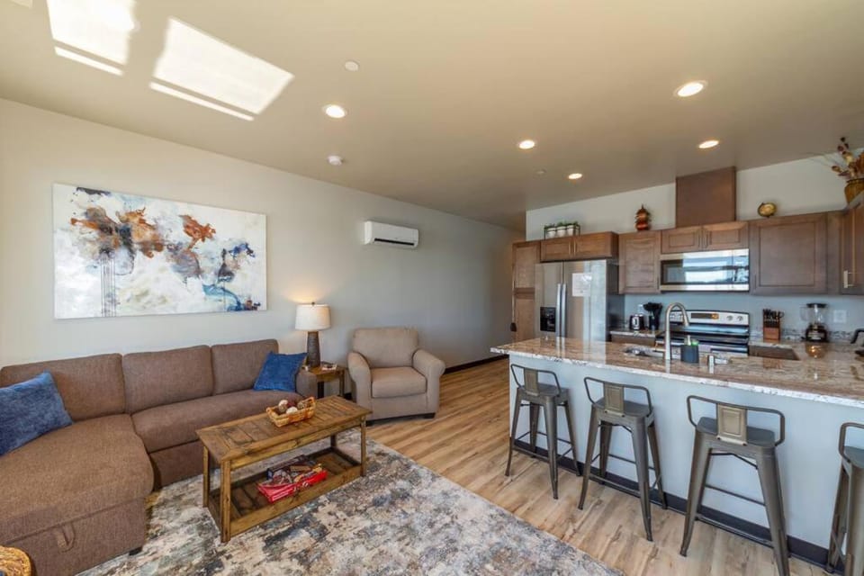 Beautiful Triplex Unit With Spectacular Lake View! House in Franklin D Roosevelt Lake