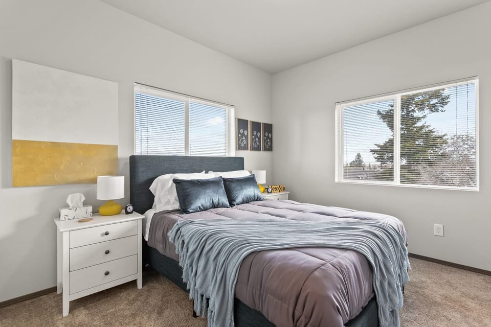 Bed, Photo of the whole room, Bedroom