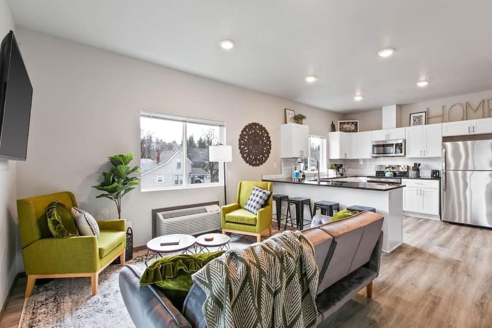 New 2 Bd 2 Bth Near Perry Dist and Downtown Apartment in Spokane