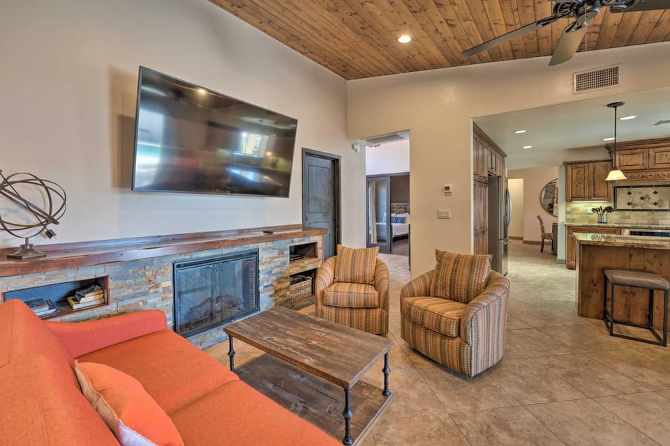 Pool & Game Room: Pet-Friendly Lake Havasu Gem House in Lake Havasu City