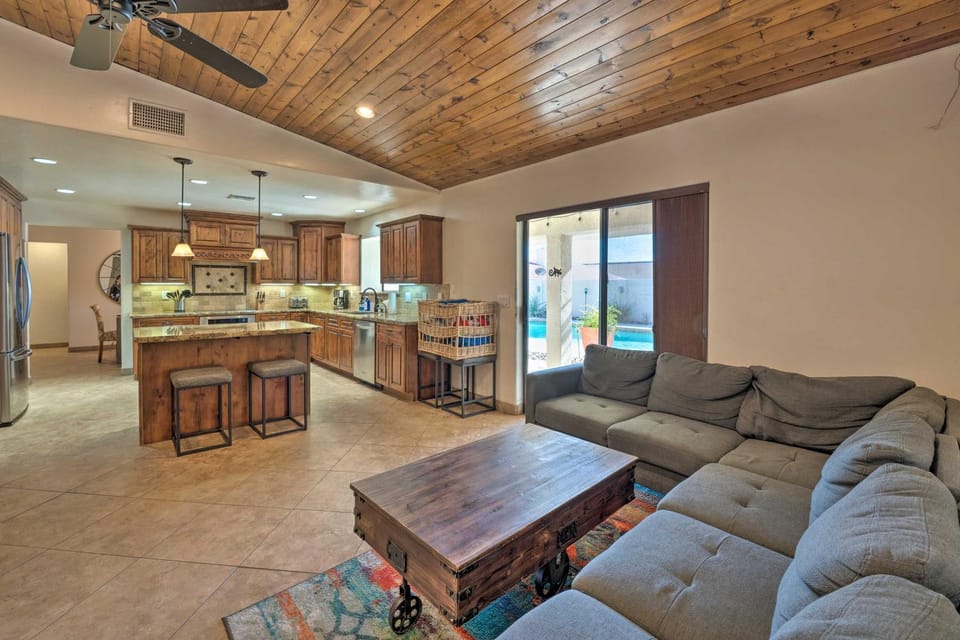 Pool & Game Room: Pet-Friendly Lake Havasu Gem House in Lake Havasu City