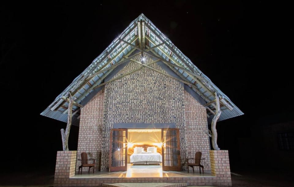 Kwadiwa Ranch Nature lodge in Africa