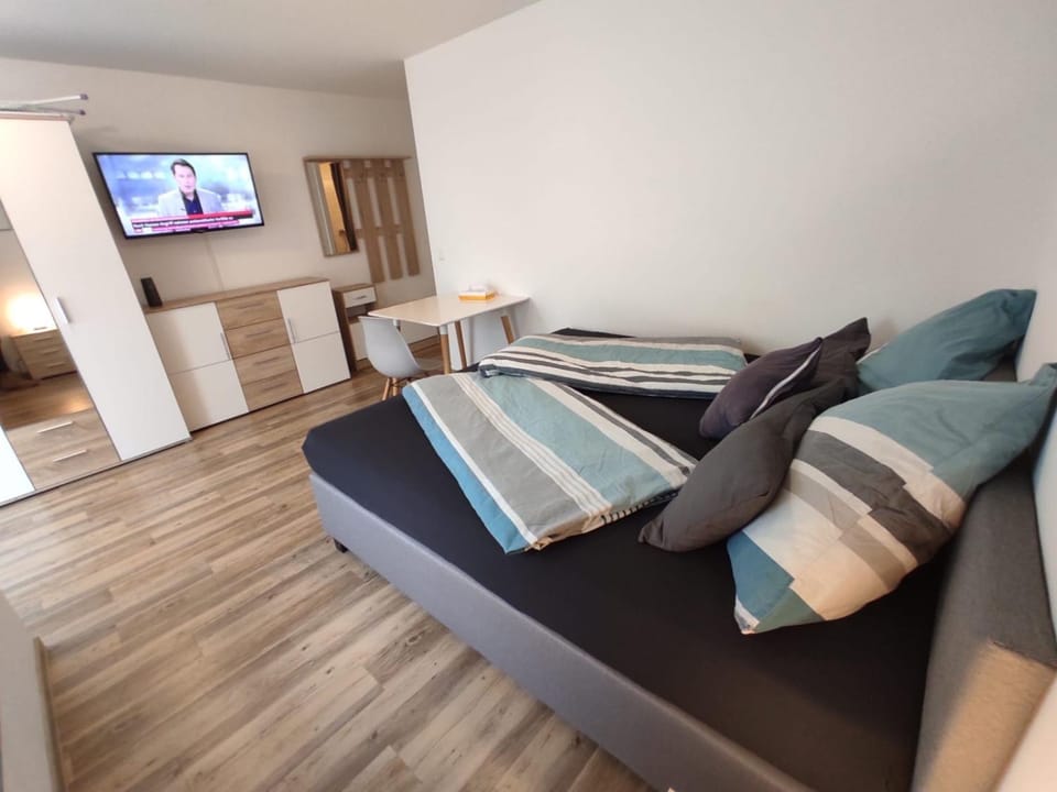 Bed, Photo of the whole room, Bedroom