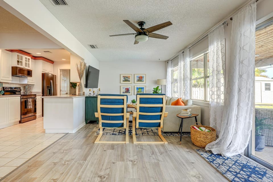 Pool and Game Room Family-Friendly Stuart Oasis! House in Jensen Beach