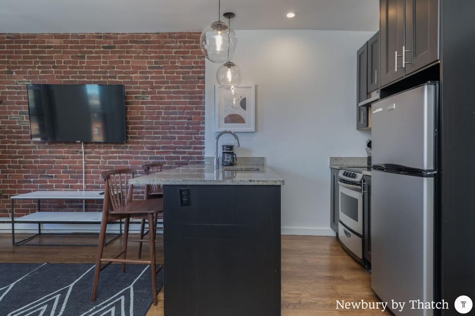 Communal lounge/ TV room, TV and multimedia, Kitchen or kitchenette, oven, stove