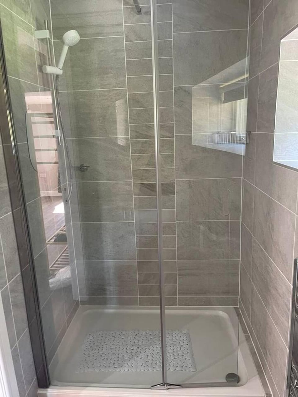 Bathroom, Photo of the whole room