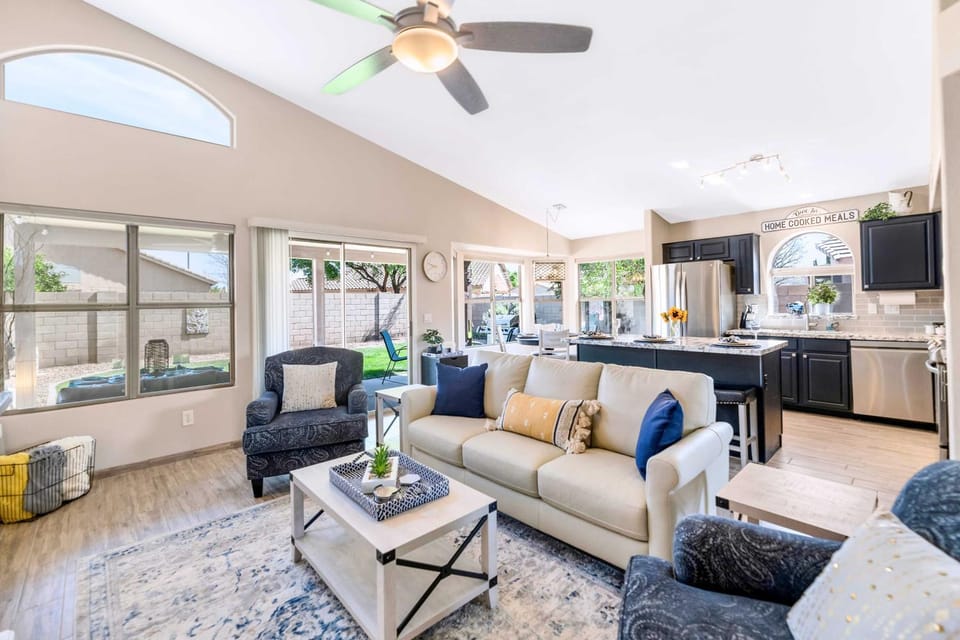 Close to Spring Training! Serene Retreat in Gibert House in Gilbert