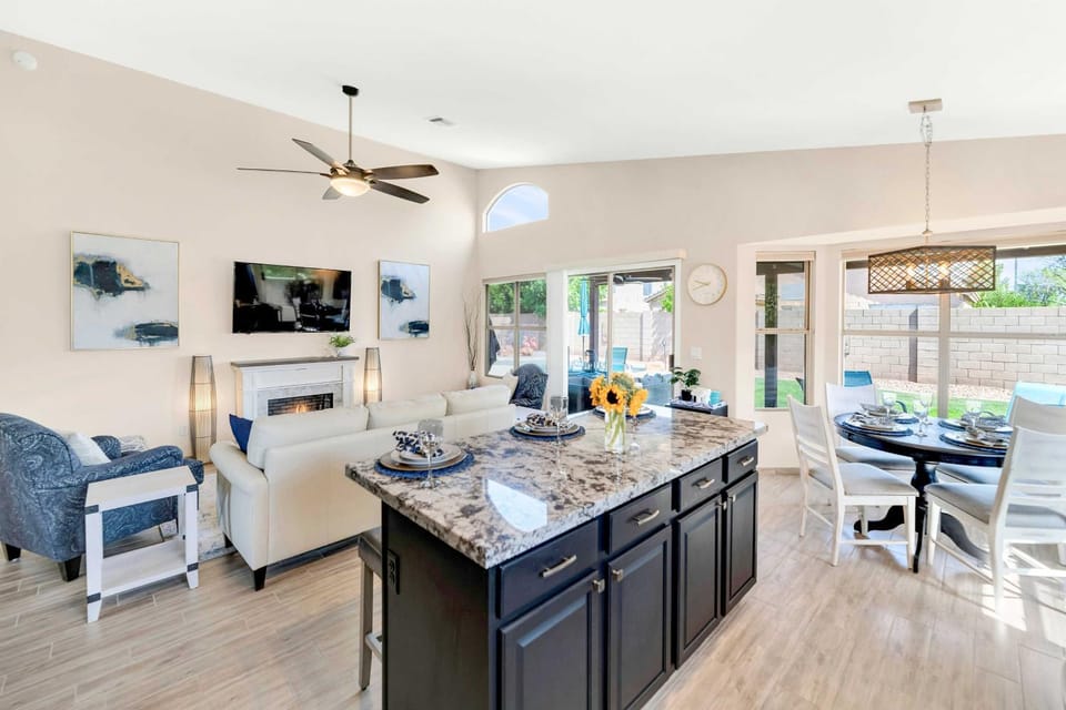 Close to Spring Training! Serene Retreat in Gibert House in Gilbert