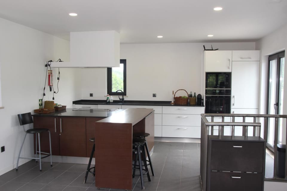 Kitchen or kitchenette, Dining area, minibar, pet friendly, stove