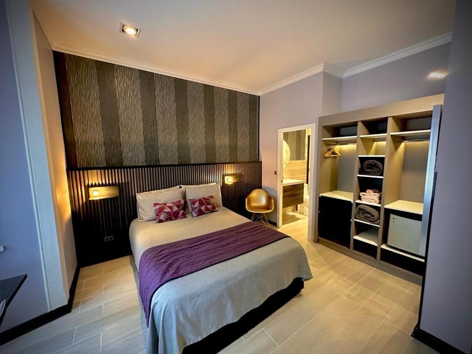 Bed, TV and multimedia, Photo of the whole room, Bedroom, wardrobe
