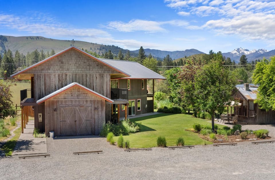 Mt Gardner Inn Inn in Winthrop