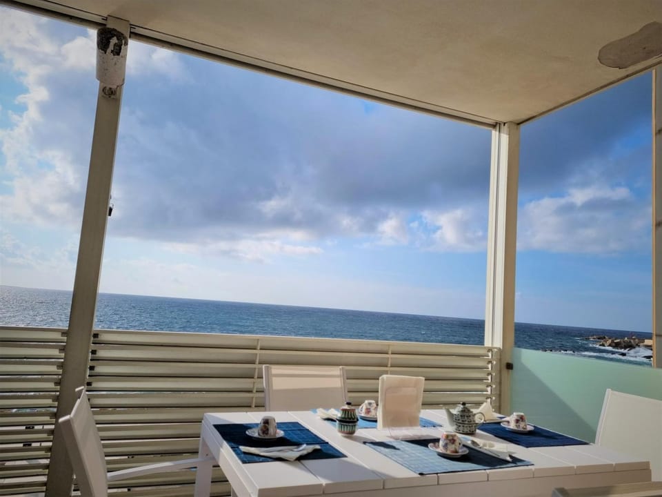 Day, View (from property/room), Balcony/Terrace, Seating area, Sea view