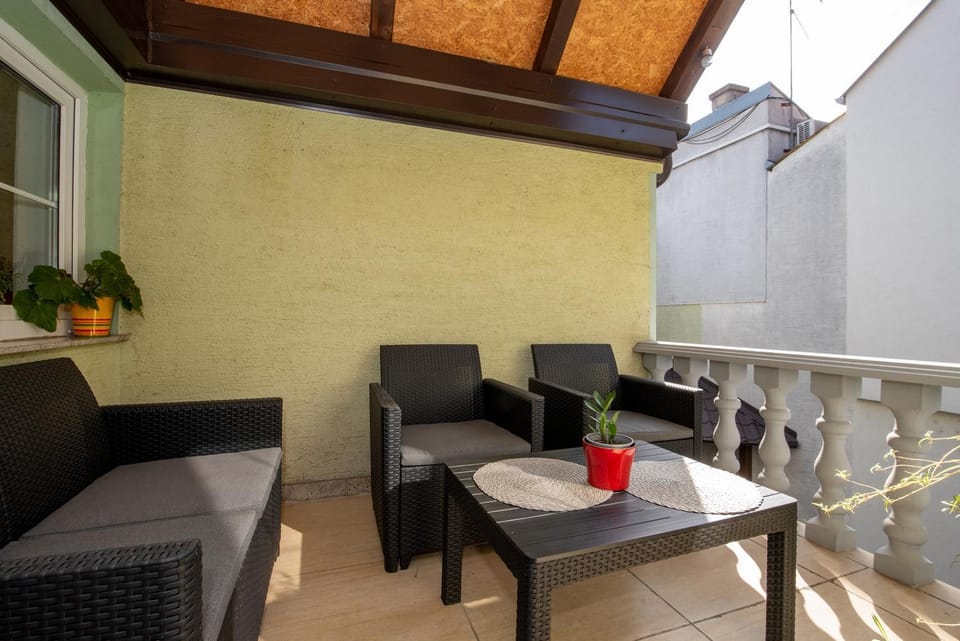 Day, View (from property/room), Balcony/Terrace, Balcony/Terrace, Seating area, Dining area
