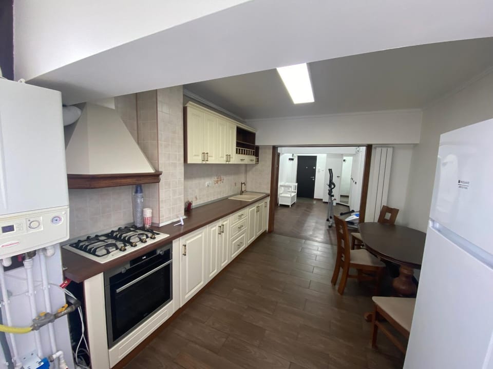 Kitchen or kitchenette, Dining area, pet friendly