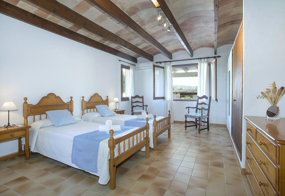 Bed, Bedroom