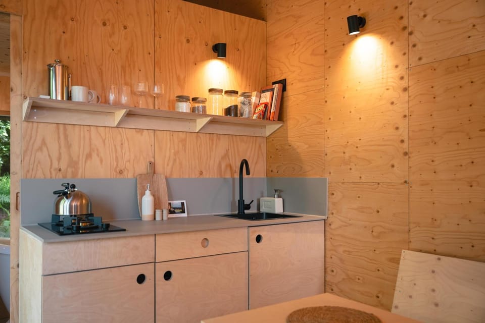 White House Hideaway Apartment in Malvern Hills District