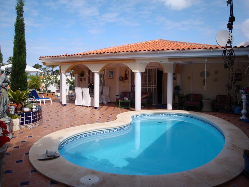 Property building, Swimming pool