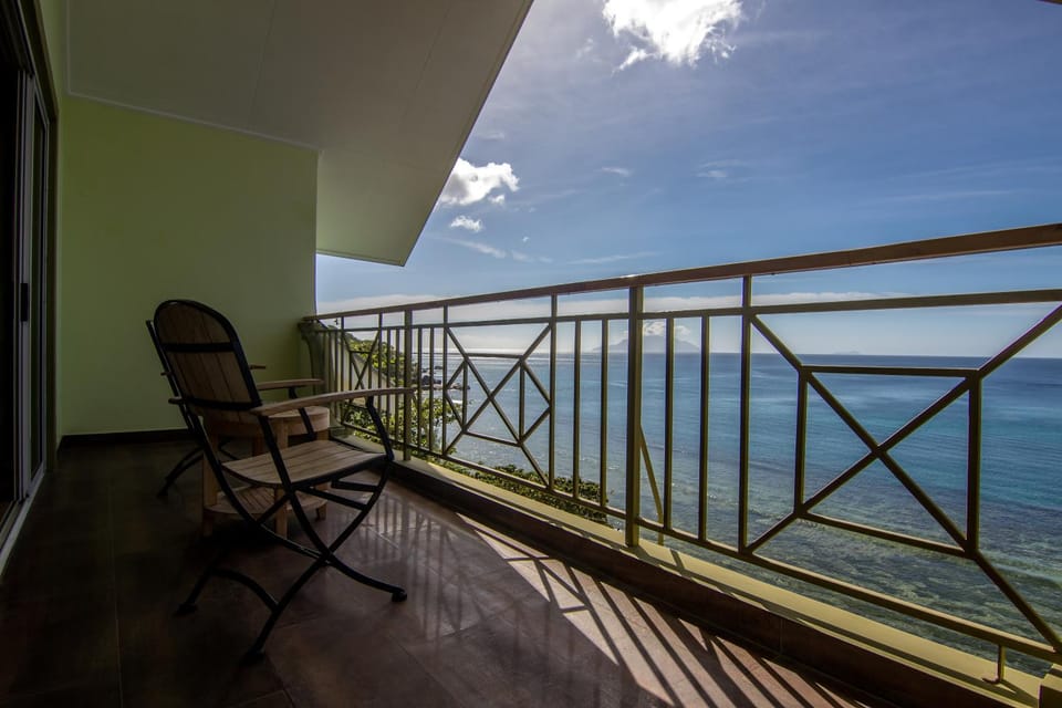 View (from property/room), Balcony/Terrace, Sea view