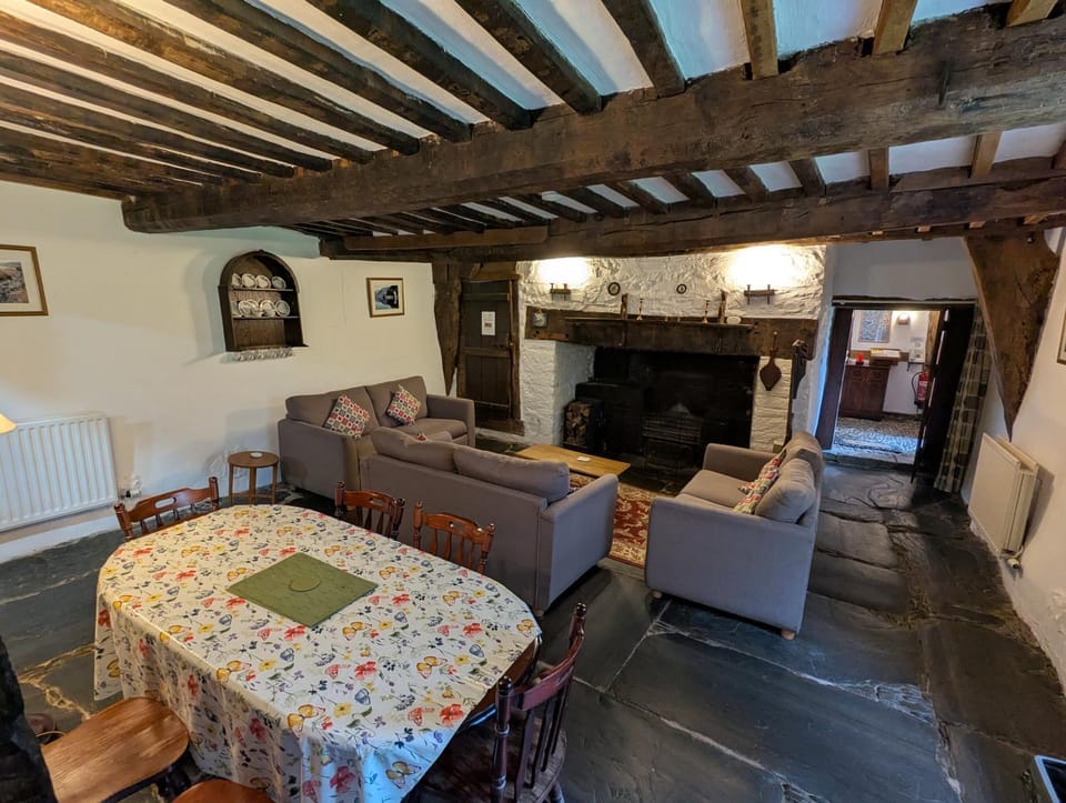 Living room, Dining area, fireplace