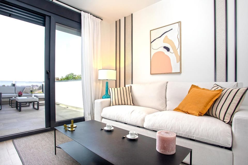 View (from property/room), Balcony/Terrace, Living room, Seating area, Dining area