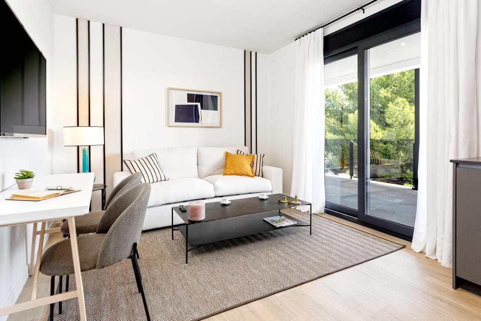 TV and multimedia, Balcony/Terrace, Living room, Seating area, Dining area