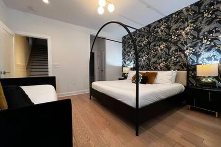 Belmont Music Row 4 Bed, Rooftop, 10 Minutes To DT, 24 Hour Hospitality Team, Perfect for Groups, 7 Miles to Airport House in Nashville