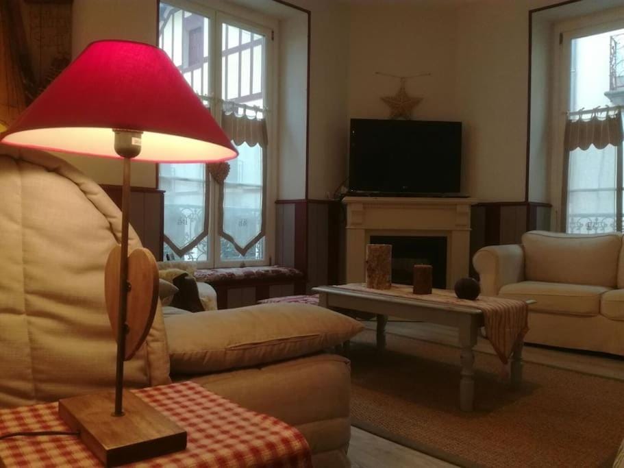 Centre Cauterets, appartement 72m2 pr 7 personnes Apartment in Cauterets
