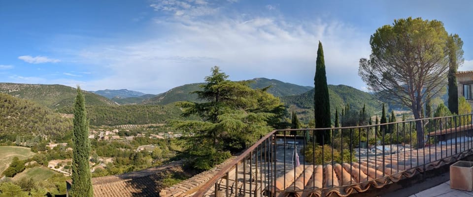 Les Colombes Bed and Breakfast in Provence-Alpes-Côte d'Azur