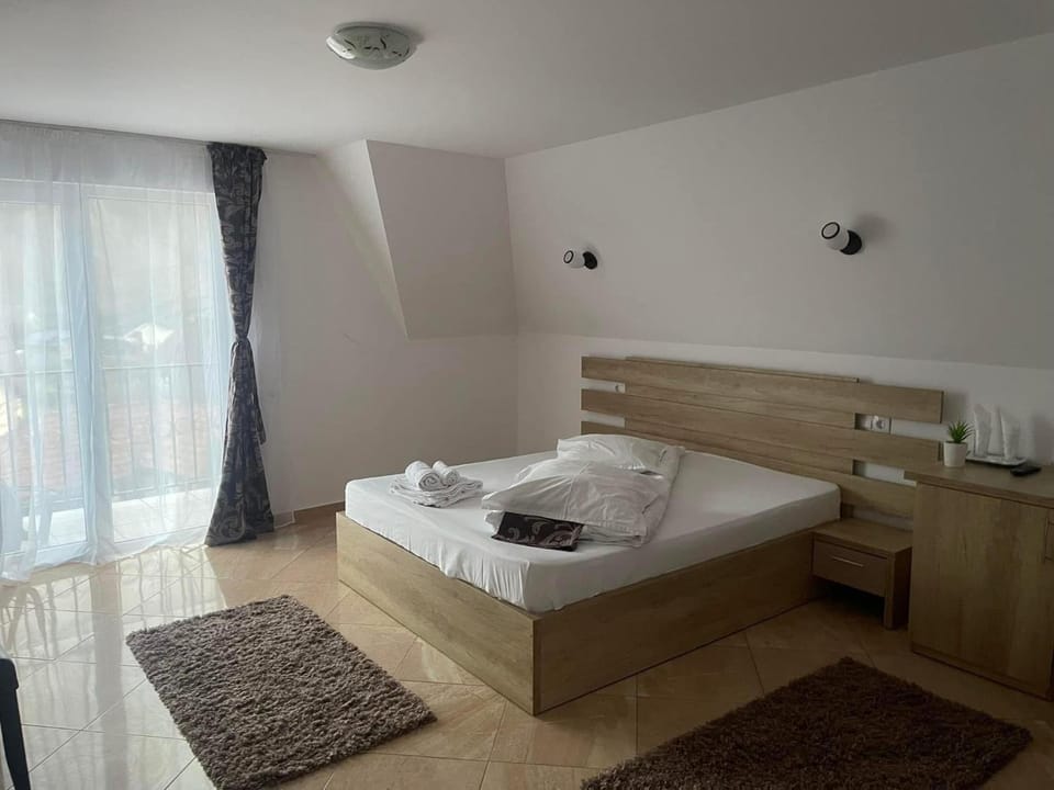 Elitegasthaus Moieciu A Hotel in Brașov County