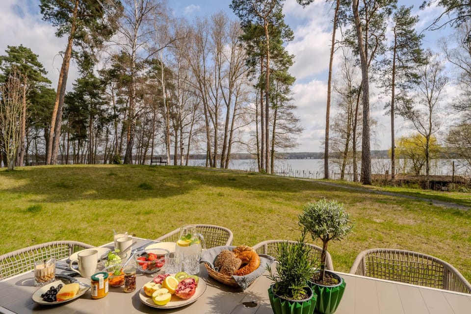 Natural landscape, Food and drinks, Garden view, Lake view