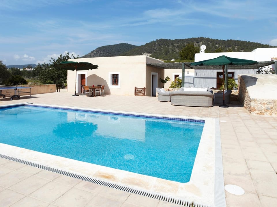 Table tennis, Swimming pool, Swimming pool