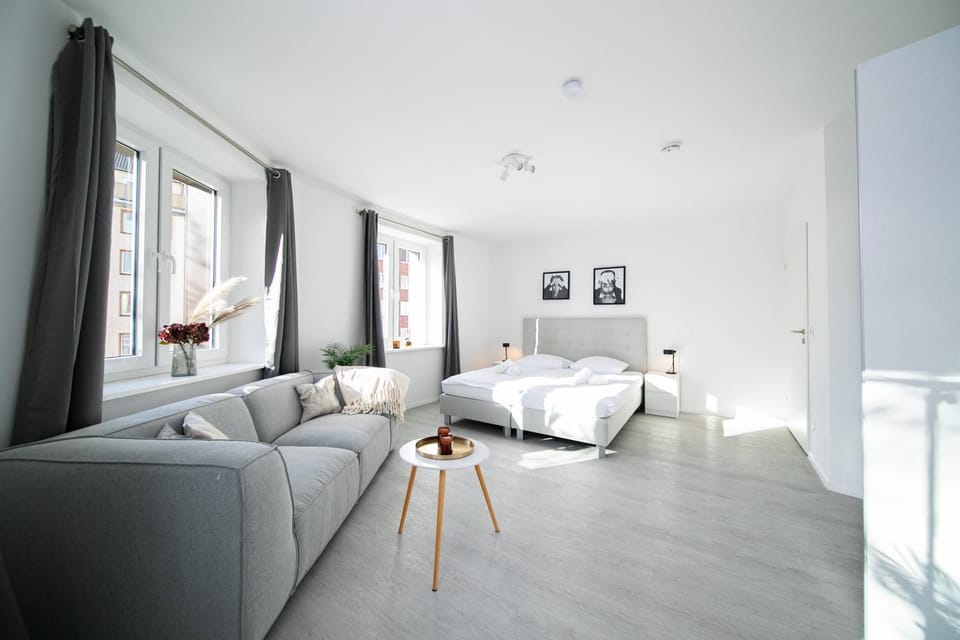 Bed, Seating area, Bedroom