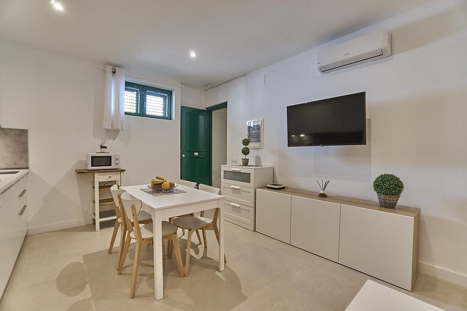 TV and multimedia, Kitchen or kitchenette