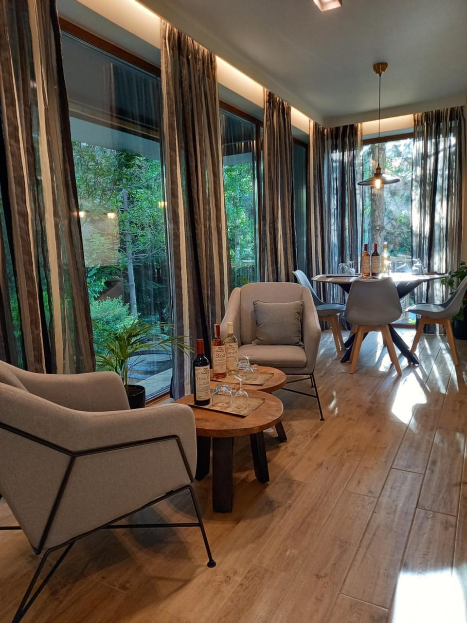 Living room, Dining area