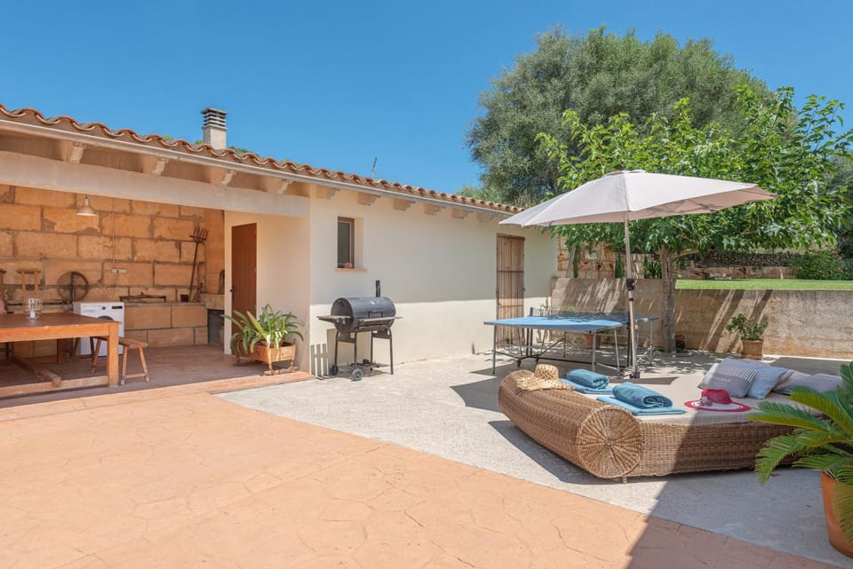 Patio, BBQ facilities