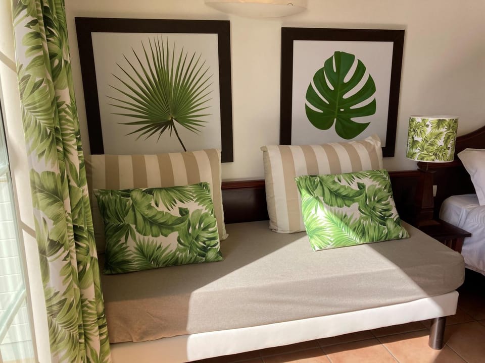 Seating area, Bedroom