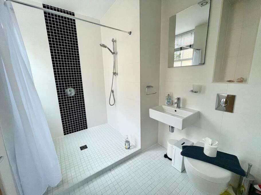 Blue Heron - 2 Bedroom Apt with 2 parking spaces Apartment in Henley-on-Thames