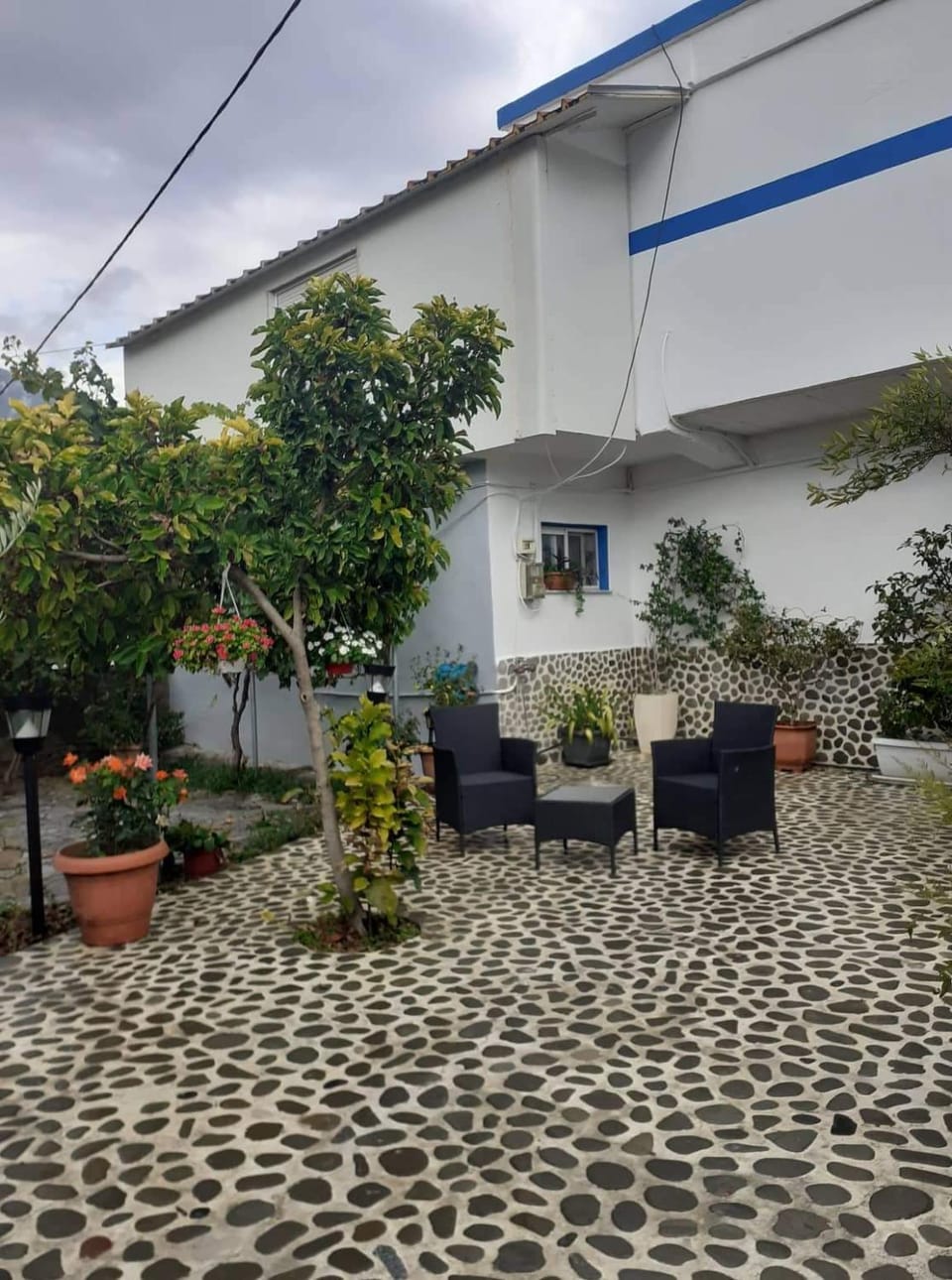 Property building, Patio, Garden, Garden, Seating area, Garden view