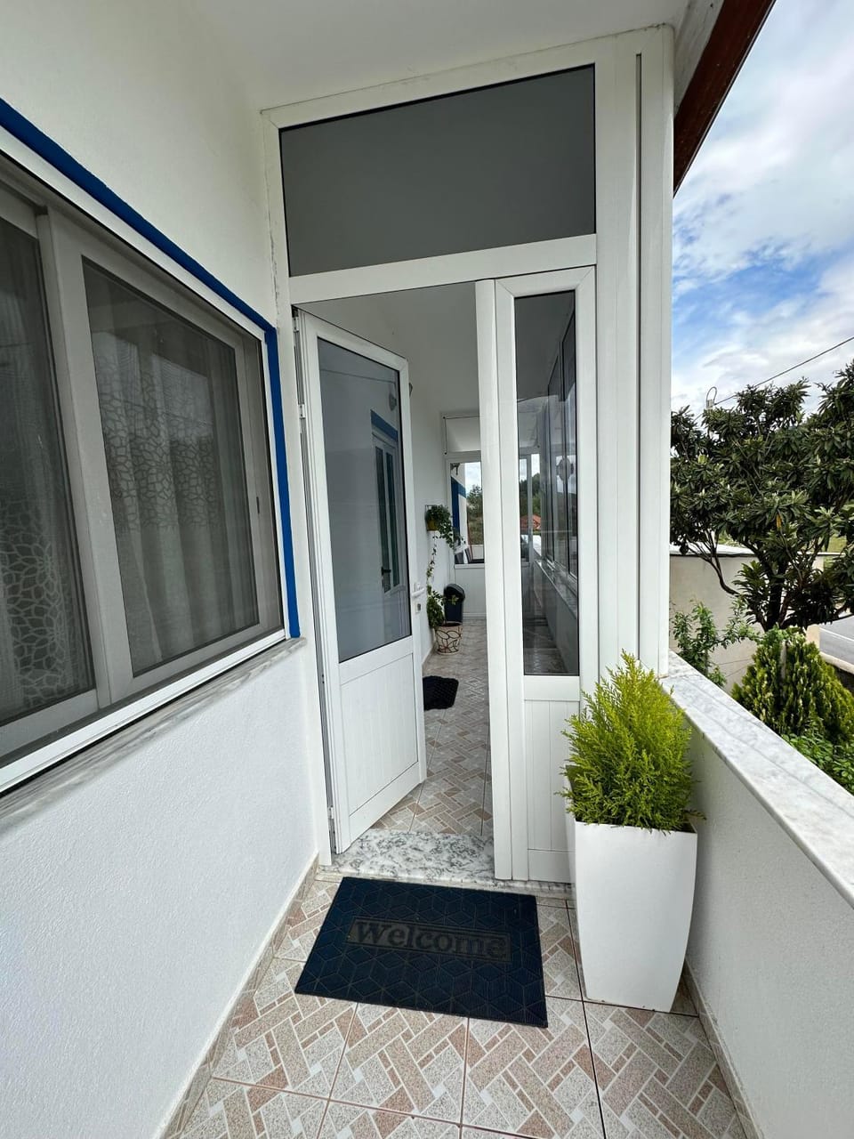 Facade/entrance