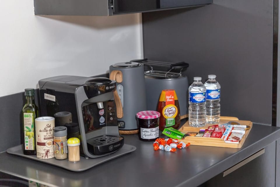 Coffee/tea facilities, Kitchen or kitchenette, Food and drinks, Food, toaster