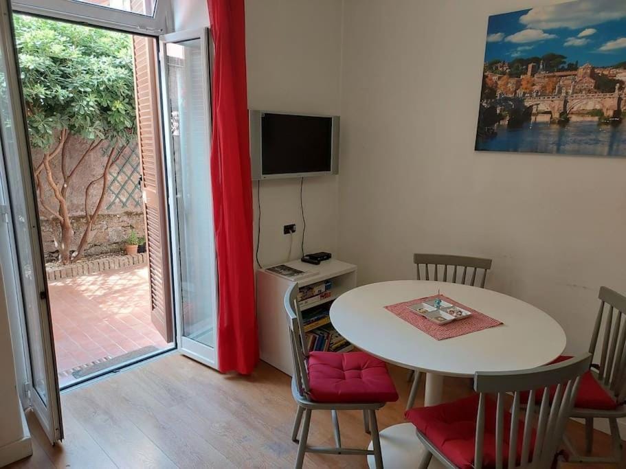 CASA ANNA 5 STELLE - Apartment with garden Apartment in Rome