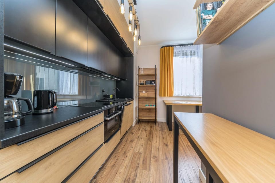 Kitchen or kitchenette, Dining area, oven, stove